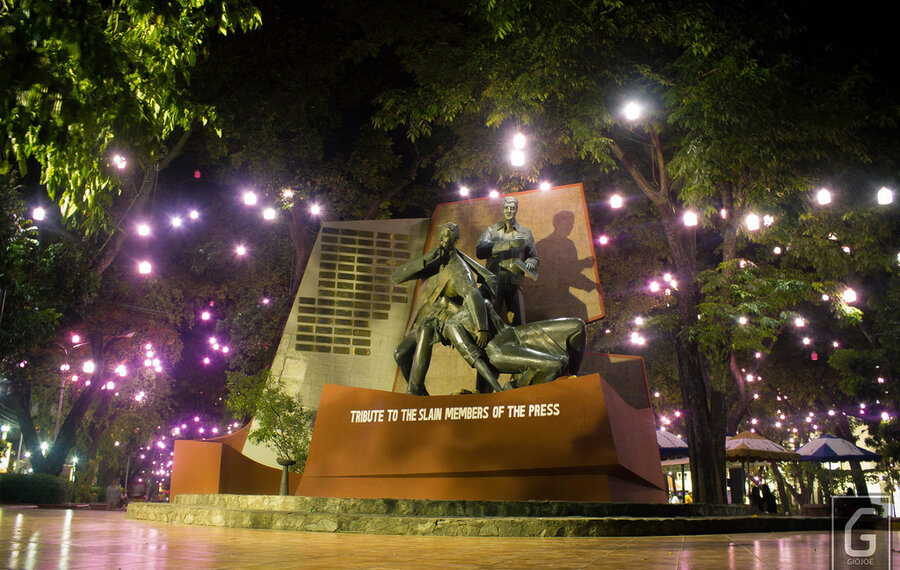 Monumento en homenaje a periodistas caídos